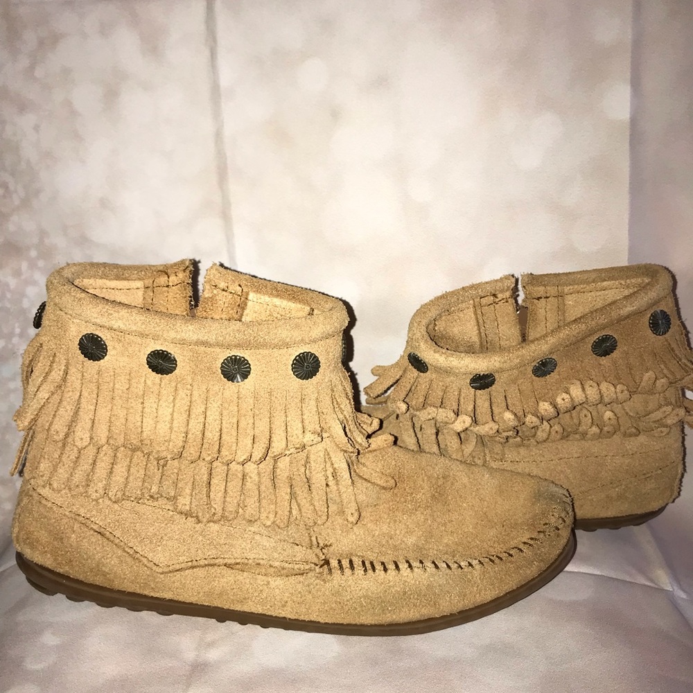 Minnetonka mid booties